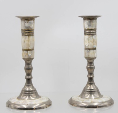 Auktion 367<br>Leuchterpaar, Perlmuttauflagen, älter, ca. H-17,5cm [1]