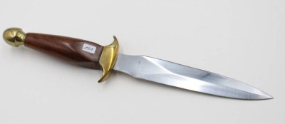 Auktion 367<br>Dolch nach antikem Vorbild, Holzgriff, Messingmonturen, L-35cm [1]