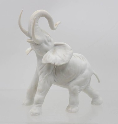 Auktion 367<br>Elefantenfigur von Kaiser, Weißporzellan, leider am Schwanz bestossen, ca. H-15cm [1]