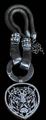 Auktion 367<br>massives Edelstahl-Collier, L-max. 50 cm, klare Steine, 108 gr [1]