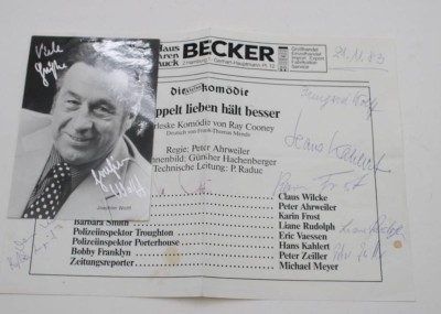 Auktion 367<br>Autogrammkarte sowie Progammblatt mit div. Autogrammen der Schauspieler, Die kleine Komödie [1]