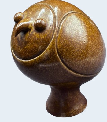 Auktion 367<br>stilis. Eule auf Stand, Keramik, gemarkt, H-19 cm [1]