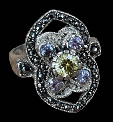 Auktion 367<br>Silberring mit Farbsteinen, Markasiten, RG 54, 7,1 gr. [1]