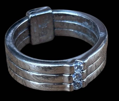 Auktion 367<br>Silberring-935-, 3 klare Steine, Kronenmarke, RG 50, 6,4 gr., Tragespuren [1]