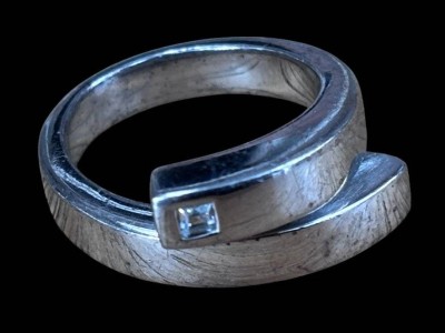 Auktion 367<br>Silberring-925- mit klaren Stein, offene Ringschiene, 8,1 gr [1]