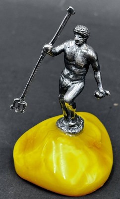 Auktion 367<br>Neptun mit Dreizack, Silber-925-, auf Bernsteinsockel,  H-5 cm, 22 gr. [1]