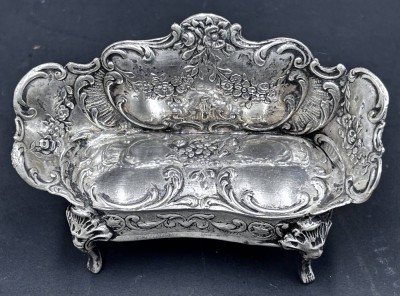 Auktion 367<br>Silber Sofa-800-, H-5 cm, L-8 cm, 33 gr [1]