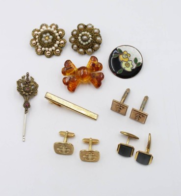 Auktion 367<br>kl. Konvolut div. Modeschmuck, teilw. älter [1]