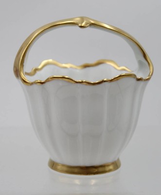 Auktion 367<br>kl. Henkelschälchen, wohl Oskar Schlegelmilch, Goldstaffage, ca. H-10cm [1]