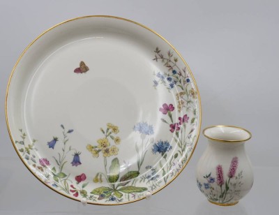 Auktion 367<br>kl. Vase und Gebäckteller, Krautheim,  florale Dekore, Platte D-28cm Vase H-9,5cm [1]