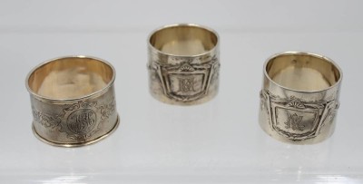 Auktion 367<br>3x div. Serviettenringe, 800er Silber, 19. Jhd., je mit Ziermonogramm, ca. D-4,5cm, 77,7gr. [1]