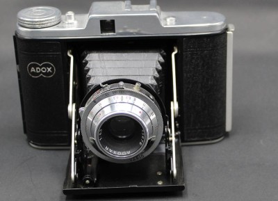 Auktion 367<br>kl. Balgenkamera 