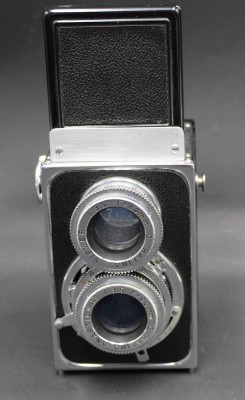 Auktion 367<br>Halina A1 zweiäugige Spiegelreflex  Kamera, Hongkonk  um 1960 [1]