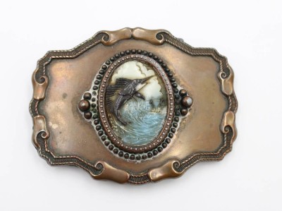 Auktion 367<br>Gürtelschnalle, mit Schwertfischrelief, Kupfer, älter, ca. 9,5 x 7cm [1]