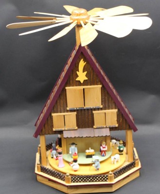 Auktion 367<br>grosse Erzgebirge Weihnachtspyamide, H-48 cm, D-30 cm [1]