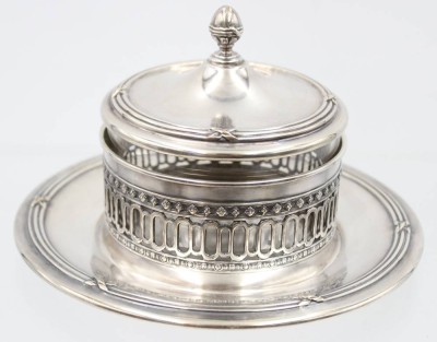 Auktion 367<br>Butter-od. Konfitürendose, älter , Kreuzband, Glaseinsatz, versilbert, H-9,5cm D-17cm [1]