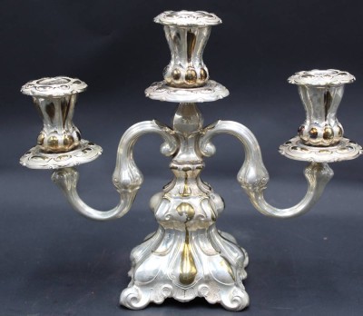 Auktion 367<br>3 flammiger grosser Leuchter, Alpacca, tw vergoldet, 23x27 cm, guter Zustand [1]