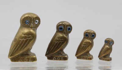 Auktion 367<br>4x Eulen, Griechenland, wohl Bronze, ca. H-3 bis 6cm [1]