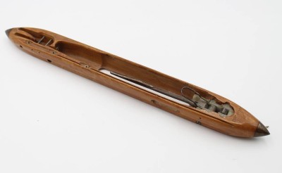 Auktion 367<br>Webschiffchen, älter, ca. L-38,5cm [1]