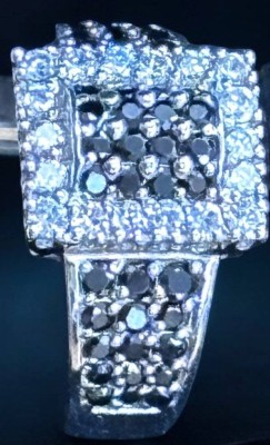 Auktion 367<br>Silberring-925- mit klaren und dkl. Steinen, RG 57, 6,6 gr [1]