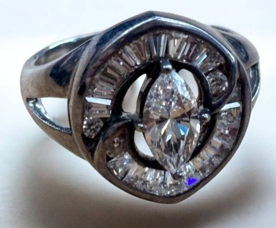 Auktion 367<br>Silberring-925- mit klaren Steinen, RG 60, 10,2 gr. [1]