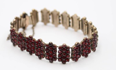 Auktion 367<br>antikes Armband, Granat, ca. L-19cm B-1,5cm [1]