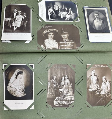 Auktion 367<br>Postkartenalbum mit 163 Postkarten, Europ. Hochadel, aber grossteils Deutsche Länder, einige gelaufen, einige rückseitig handschriftliche Erläuterungen, um 1900-1910 [1]