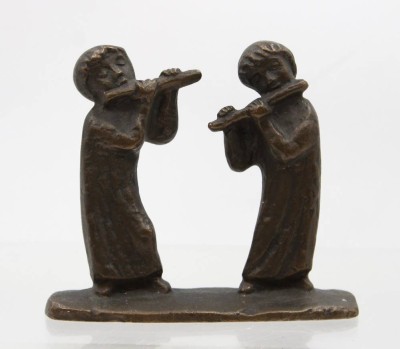 Auktion 367<br>Bronze-Gruppe, Flötenspieler, wohl Josef Fischedick, ca. H-10cm B-12cm [1]