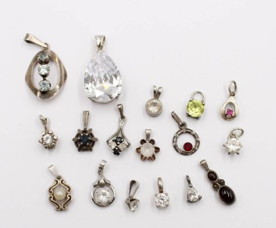 Auktion 367<br>17x div. kl. Silber-Anhänger, zus. ca. 19gr. [1]