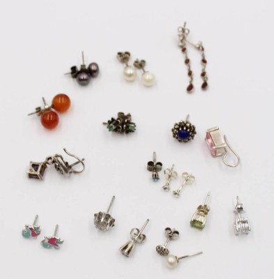 Auktion 367<br>kl. Konvolut div. Silber-Ohrstecker, einige einzeln, zus. ca. 17gr. [1]