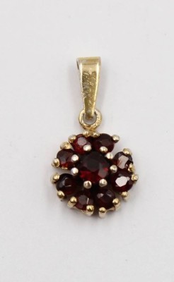 Auktion 367<br>835er Granat-Anhänger, vergoldet, 1,4gr., L-1,8cm [1]