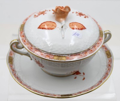 Auktion 367<br>Herend, Apponyi Orange, Suppentasse mit Deckel und Untertasse, ca. H-10cm, guter Zustand [1]