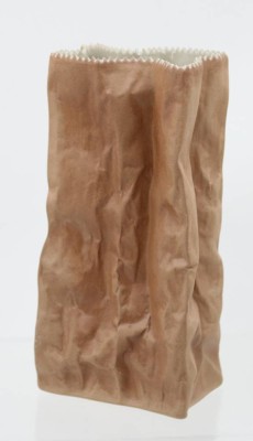 Auktion 367<br>Rosenthal studio-linie Tütenvase, Entwurf von Tapio Wirkkala, ca. H-23cm [1]