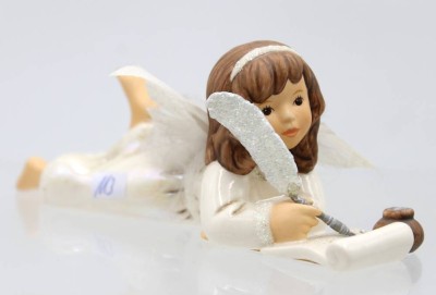 Auktion 367<br>Goebel-Weihnachtsengel, ca.H-5,5cm L-14cm [1]