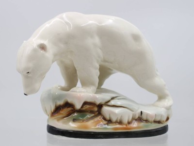 Auktion 367<br>Eisbär auf Scholle, um 1930, ca. H-16cm L-22,5cm [1]