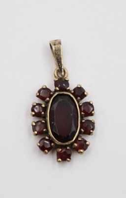 Auktion 367<br>Granatanhänger in 835er Silberfassung, ca. L-2,3cm [1]