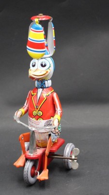 Auktion 367<br>gr. Dreiradfahrende Ente 