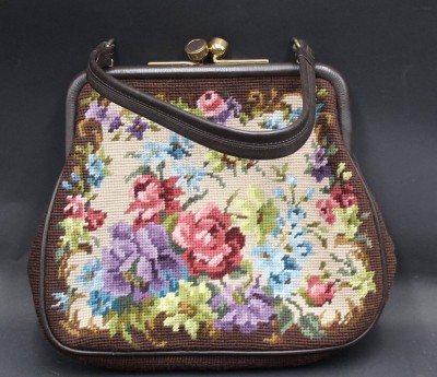 Auktion 367<br>Gobelin Handtasche, guter Zustand, 23x26 cm [1]