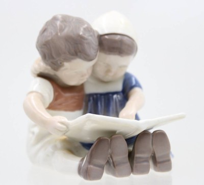 Auktion 367<br>Lesende Kinder, Bing & Gröndahl, Modellnr. 1567, H-10cm [1]