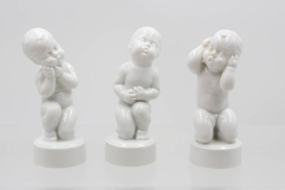 Auktion 367<br>3x div. sogen. Schmerzkinder, Bing & Gröndahl, Zahnweh, Ohrenweh und Bauchweh, ca. H-11,3cm [1]