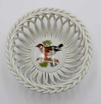 Auktion 367<br>Korbschale, Herend, Vogelbemalung, H-4,7cm D-12,7cm [1]