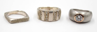 Auktion 367<br>3x div. 925er Silber-Ringe, 2x mit klarem Stein, zus. ca. 21,2gr., RG 50 bis 57 [1]