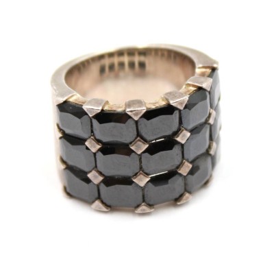 Auktion 367<br>925er Silber-Ring, schwarze Steine, 22gr., RG 57 [1]