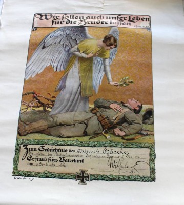 Auktion 367<br>Gedächtnis-Blatt, 1. WK, ungerahmt, Blatt mit Läsuren, ca. BG 64 x 48cm [1]