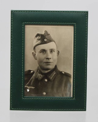 Auktion 367<br>3x gerahmte Soldaten-Fotos, 2. WK, Größte ca. 24 x 18,5cm [1]