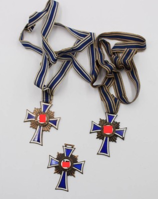 Auktion 367<br>3x Mutterkreuze, bronze, 3. Reich [1]