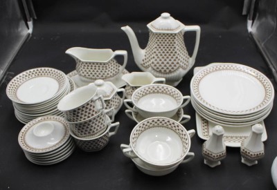 Auktion 367<br>Adams Sharon Frühstücksservice ,  Ironstone,  1960er Jahre von William Adams & Son Ltd. , England, Dekor Empress (Kleeblattmuster) 42 Teile [1]