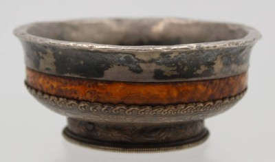 Auktion 367<br>tibetische Teeschale, 19. Jahrhundert, Silbermonturen (gepr.), H-5cm D-11,3cm [1]