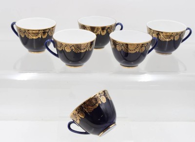 Auktion 367<br>6x Kaffeetassen, Lomonossow, Kobalt mit Goldzier, ca. H-7cm [1]