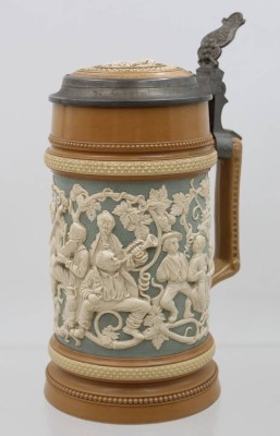 Auktion 367<br>großer Villeroy & Boch Mettlach Bierkrug aus Steinzeug, um 1890, ca. H-25cm [1]